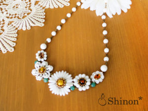 Shinon* ホワイトフラワーネックレス