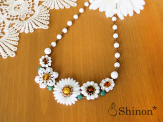 Shinon* ホワイトフラワーネックレス